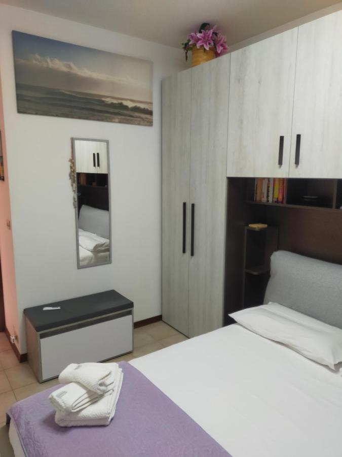 Appartamento Riviera Trilocale Wifi E Parcheggio Privato Βεντιμίλια Εξωτερικό φωτογραφία