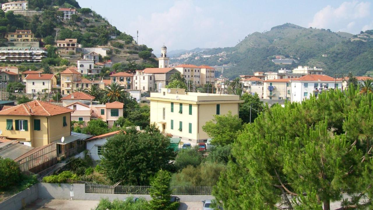 Appartamento Riviera Trilocale Wifi E Parcheggio Privato Βεντιμίλια Εξωτερικό φωτογραφία