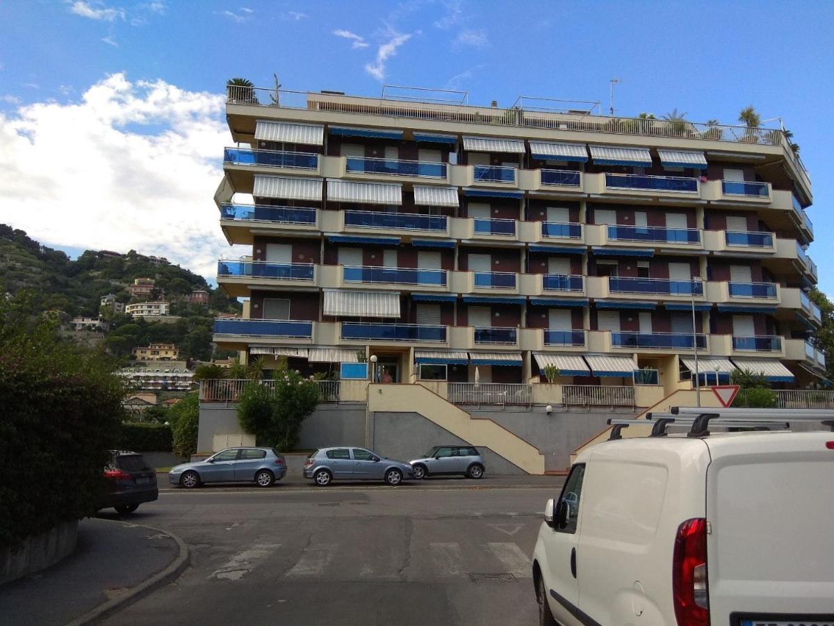 Appartamento Riviera Trilocale Wifi E Parcheggio Privato Βεντιμίλια Εξωτερικό φωτογραφία